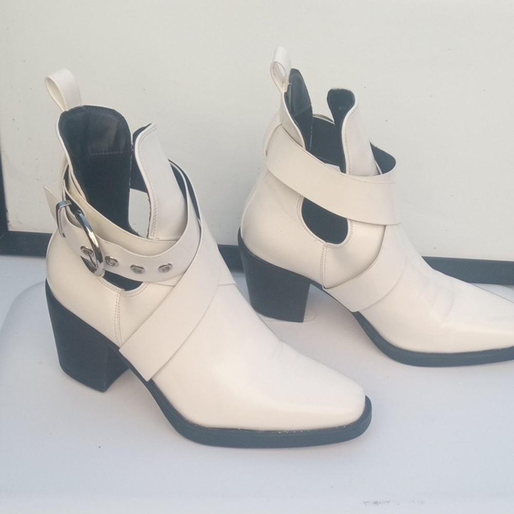 Truffle Women's White Ankle Boots Booties, Size 8 (US) - Picture 3 of 12